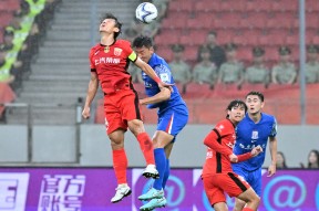 友博登录 -欧超杯倒计时；上海申花关键时刻主帅复盘；细节引发关注；质疑声仍在；更衣室氛围转暖的简单介绍