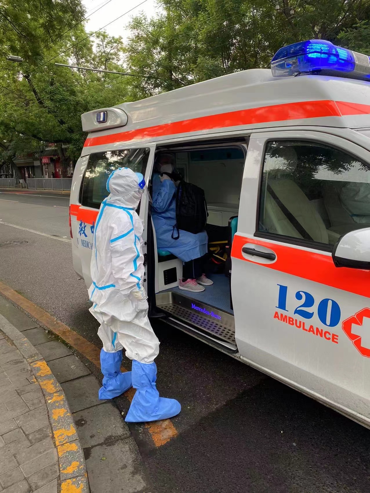 巴塞罗那迎德甲关键赛;集结日完成体检;震撼外界;医务组通报恢复 巴塞罗那迎德甲关键赛;集结日完成体检;震撼外界;医务组通报恢复